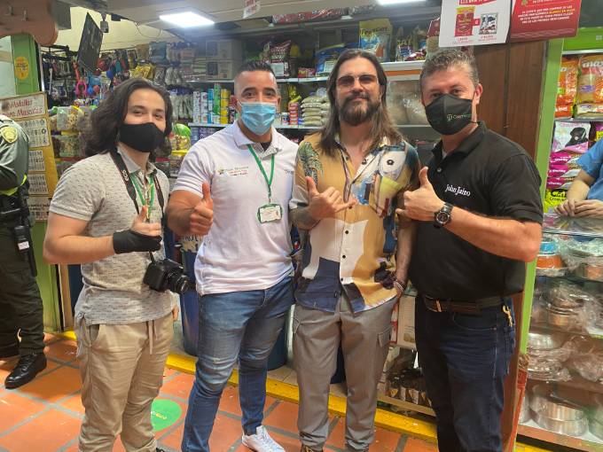 Discovery con la chef Carmen y Juanes en La Plaza MInorista.